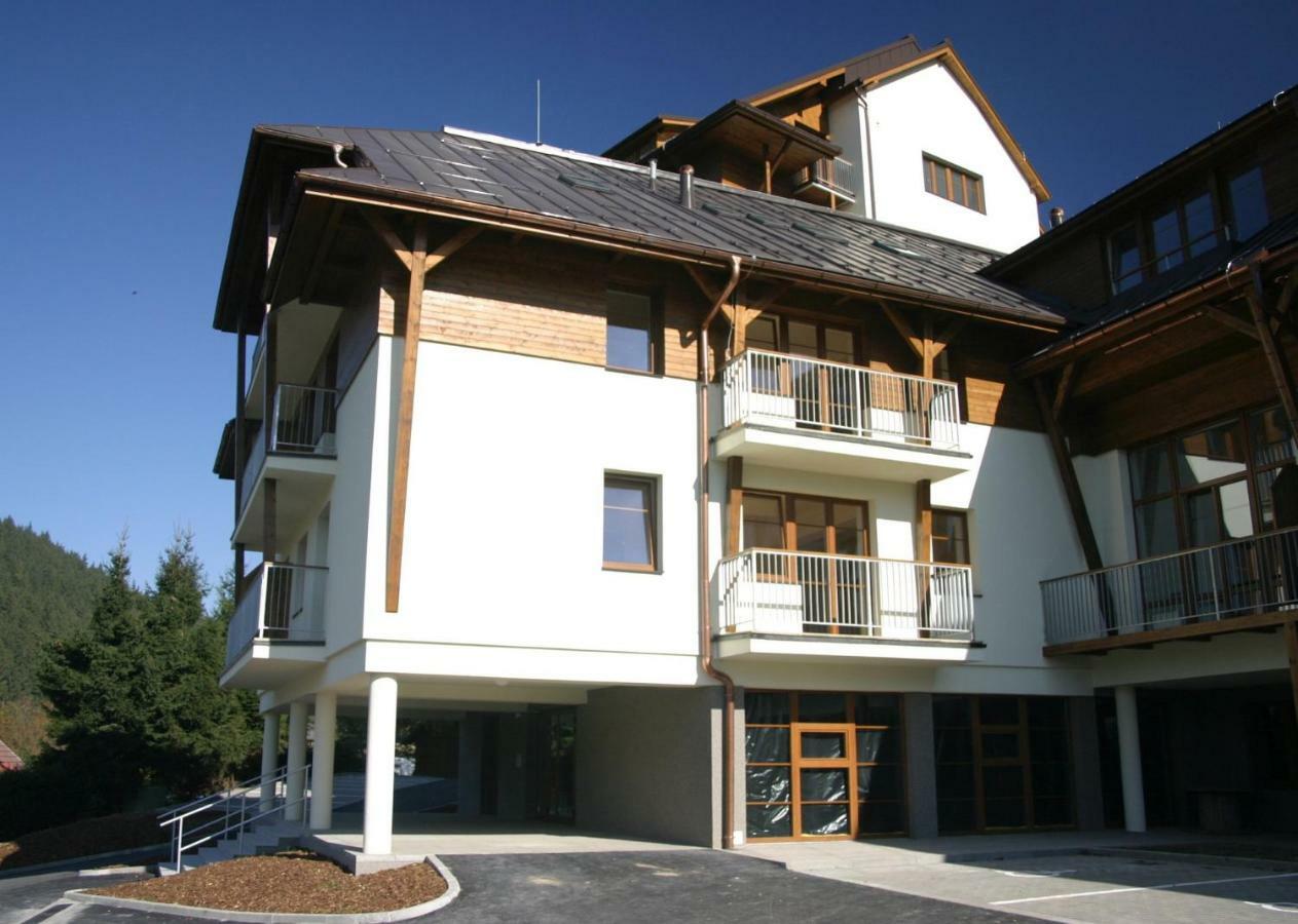 Apartmina *